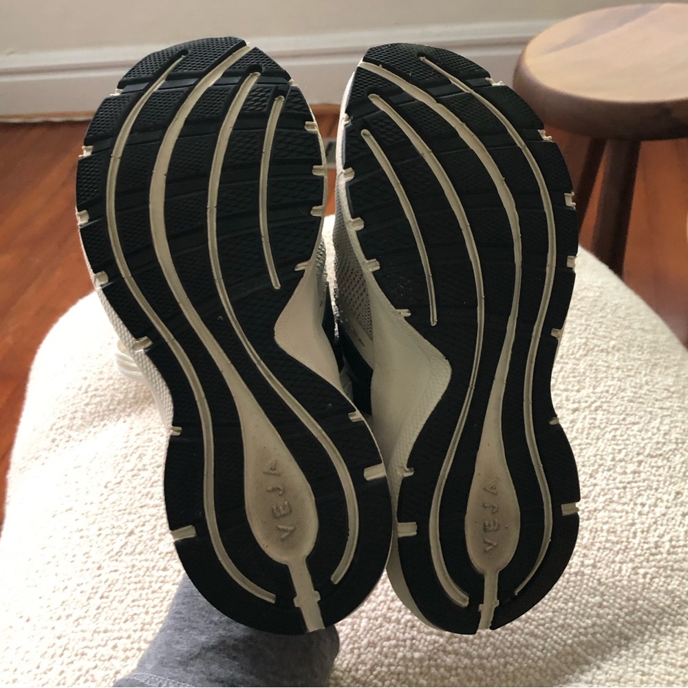 Veja Cream and Black Sneakers Modern Athletic Design - Picture 10 of 12